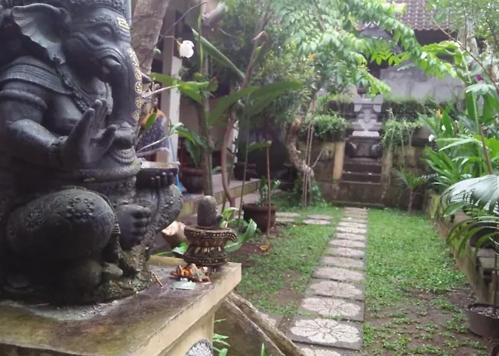 Lionk Bali House ベッド・アンド・ブレックファスト *